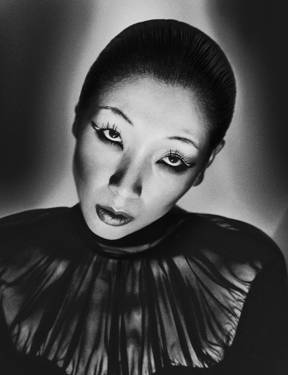Modern Weekly China / Sakura Ando