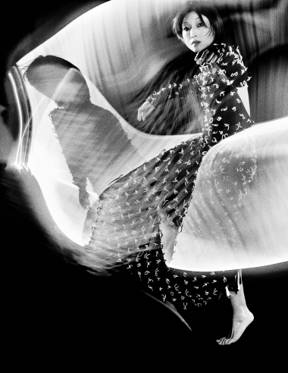 Modern Weekly China / Sakura Ando