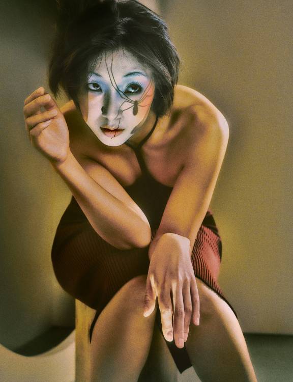 Reina Ogawa Clarke, Modern Weekly, Sakura Ando